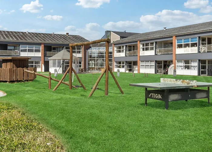 Apartment Bad, Lejl 7